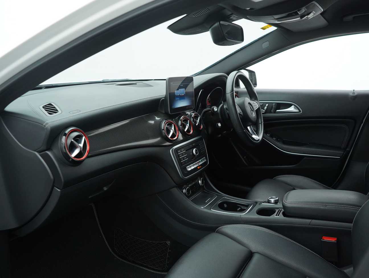 terpakai 2018 Mercedes-Benz GLA200 Night Edition 1.6