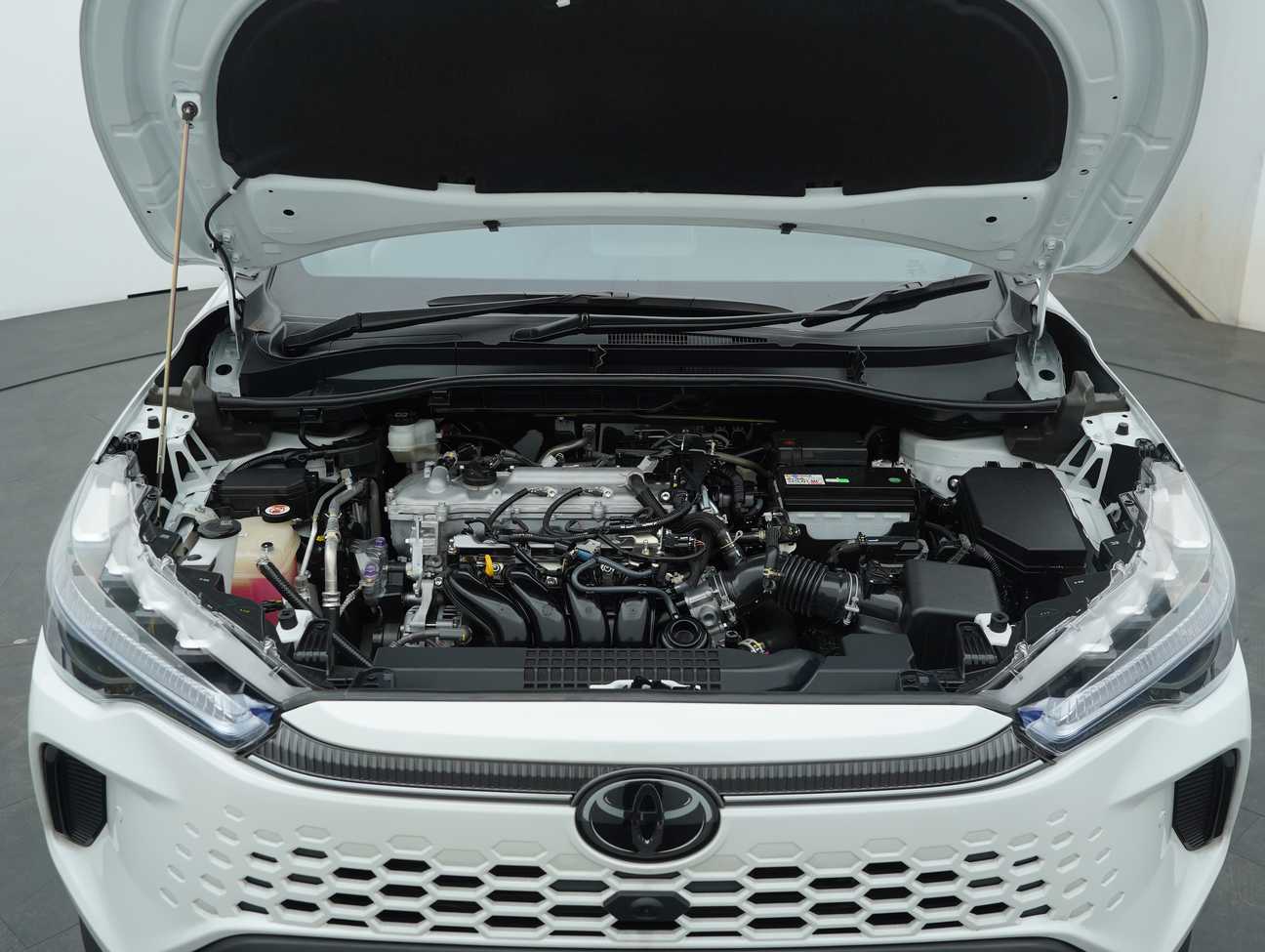 terpakai 2025 Toyota Corolla Cross V 1.8