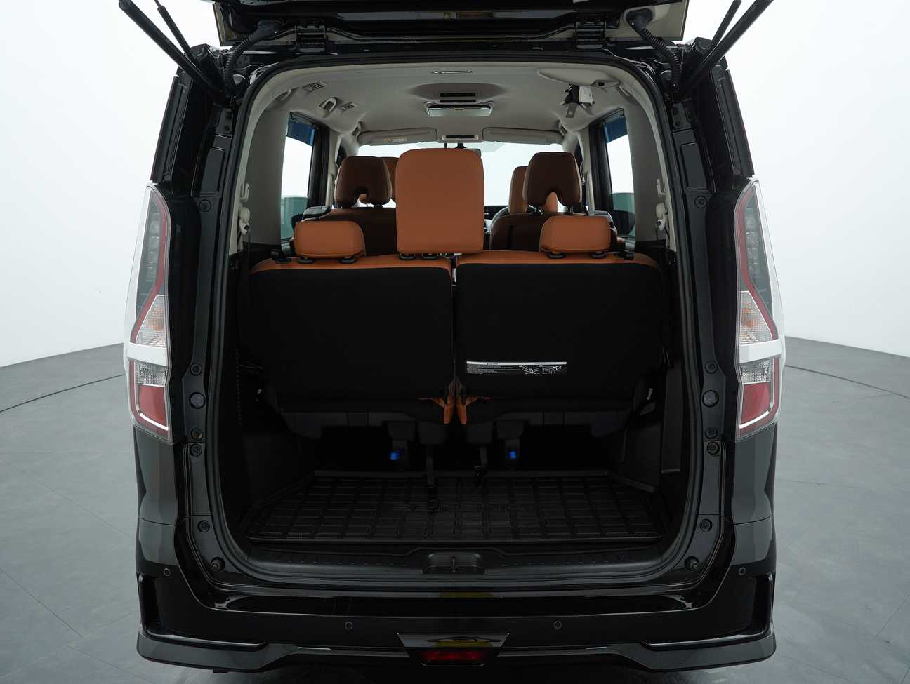 terpakai 2023 Nissan Serena S-Hybrid High-Way Star 2.0