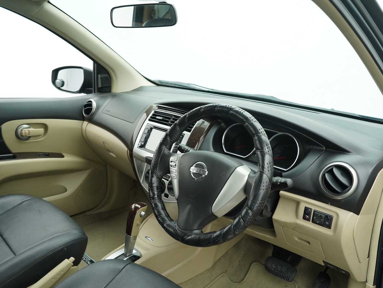 terpakai 2016 Nissan Grand Livina Comfort 1.8