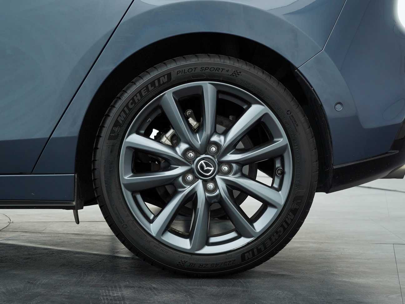 terpakai 2021 Mazda 3 SKYACTIV-G High Plus 2.0