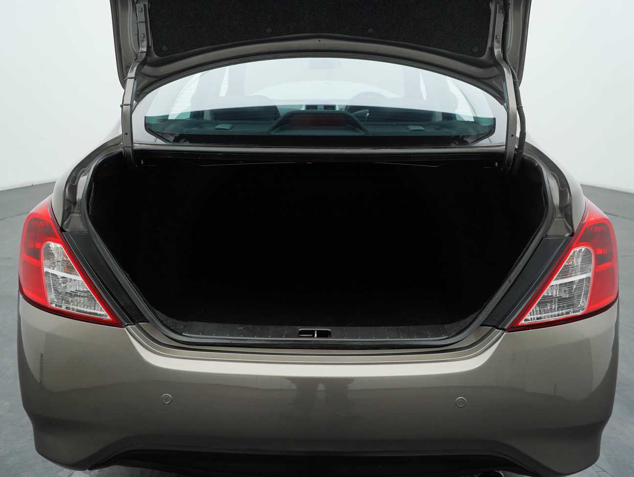 terpakai 2017 Nissan Almera E 1.5