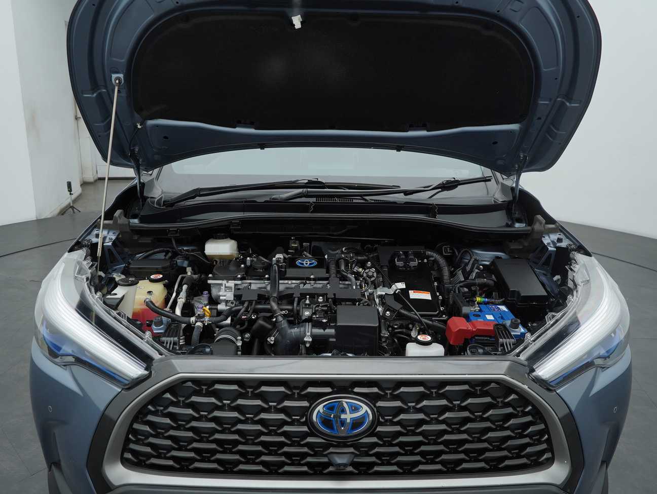terpakai 2022 Toyota Corolla Cross Hybrid 1.8