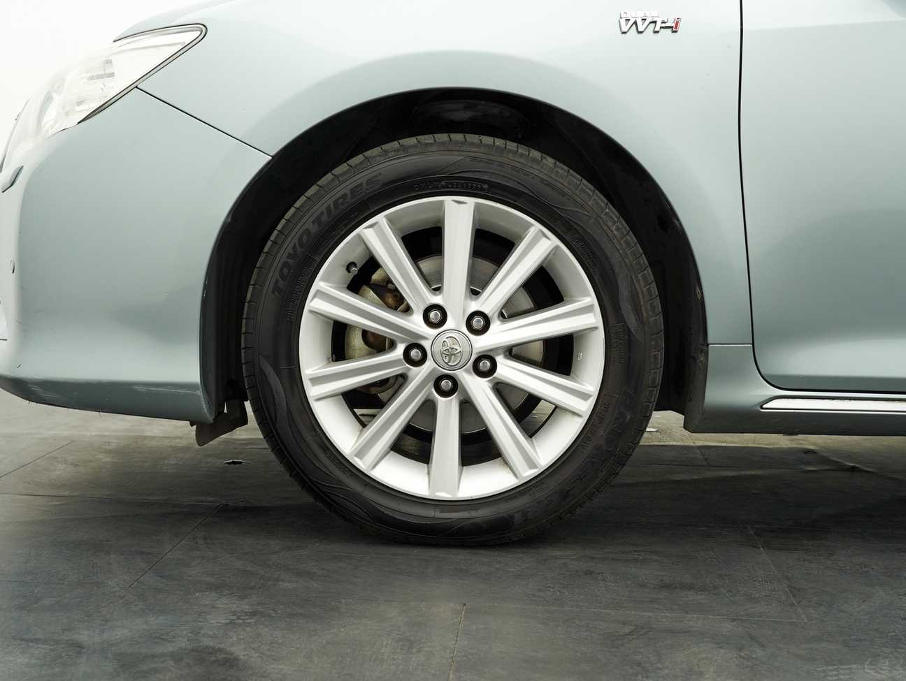 used 2012 Toyota Camry V 2.5