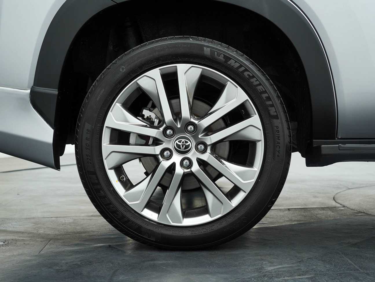 used 2023 Toyota Innova Zenix V 2.0