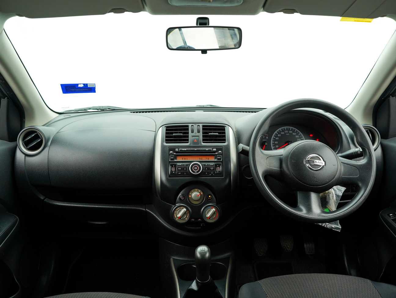 terpakai 2014 Nissan Almera E 1.5