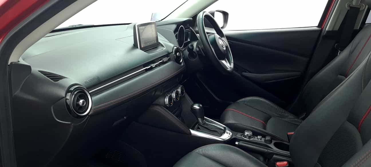 terpakai 2015 Mazda 2 SEDAN 1.5