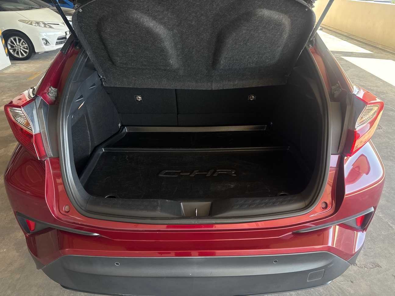 used 2018 Toyota C-HR  1.8