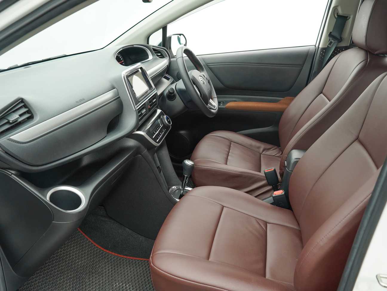 used 2018 Toyota Sienta V 1.5