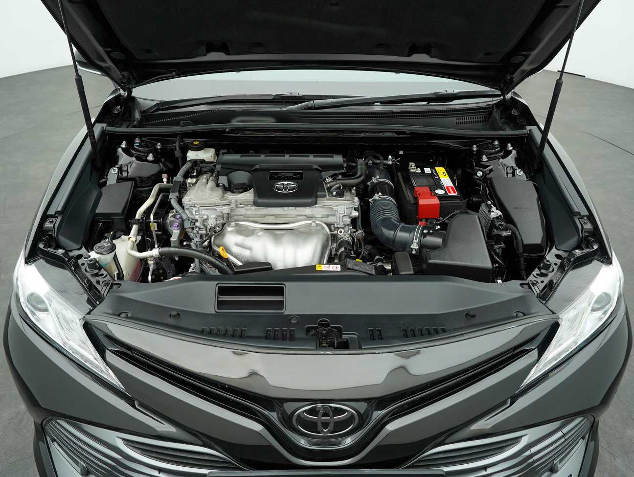 used 2020 Toyota Camry V 2.5