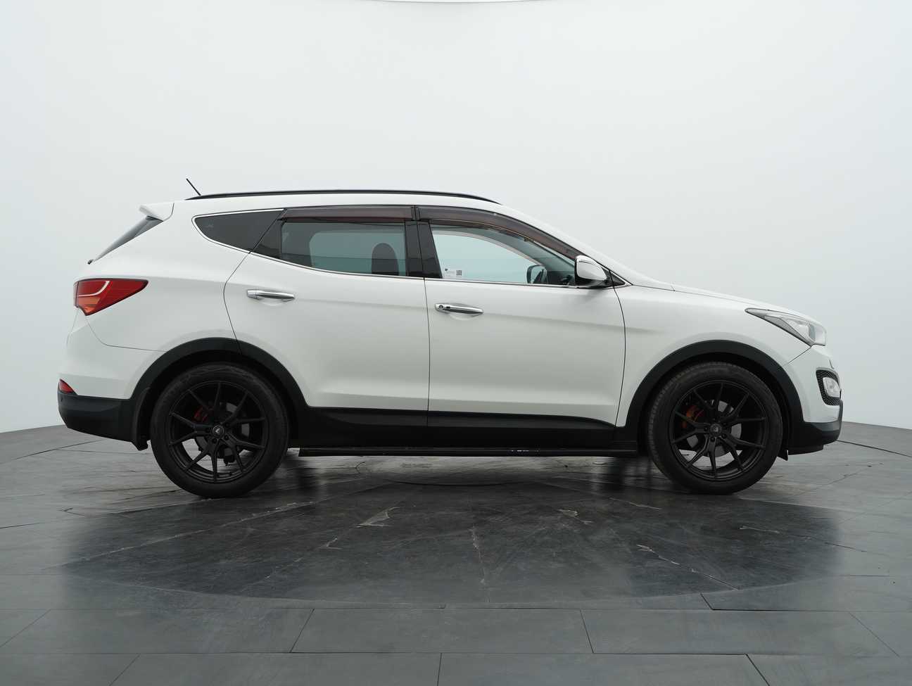 terpakai 2014 Inokom Santa Fe Executive Plus 2.4