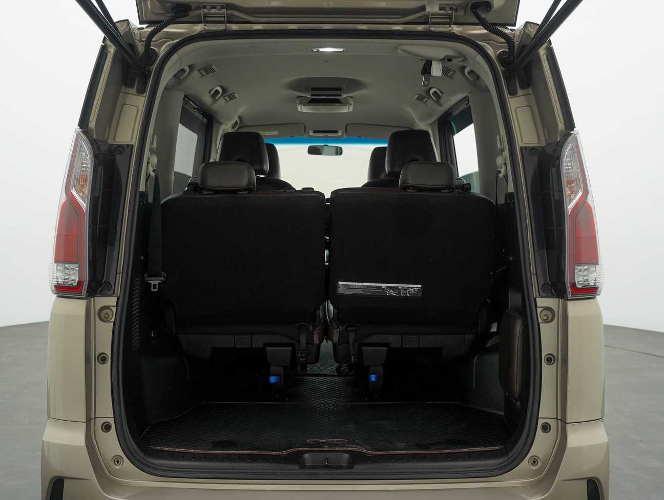 used 2019 Nissan Serena S-Hybrid High-Way Star 2.0