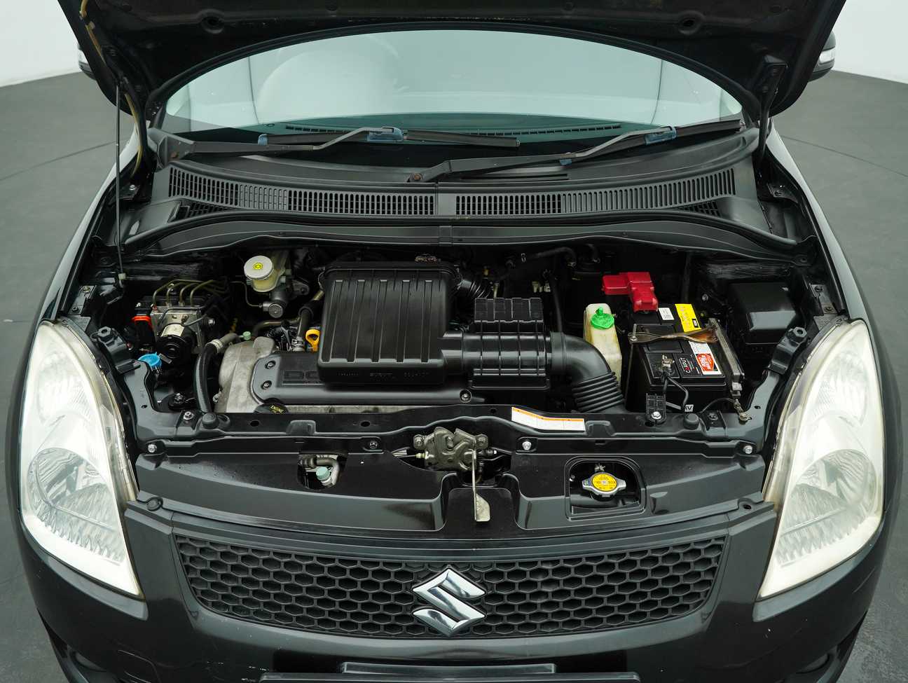 terpakai 2010 Suzuki Swift Premier 1.5