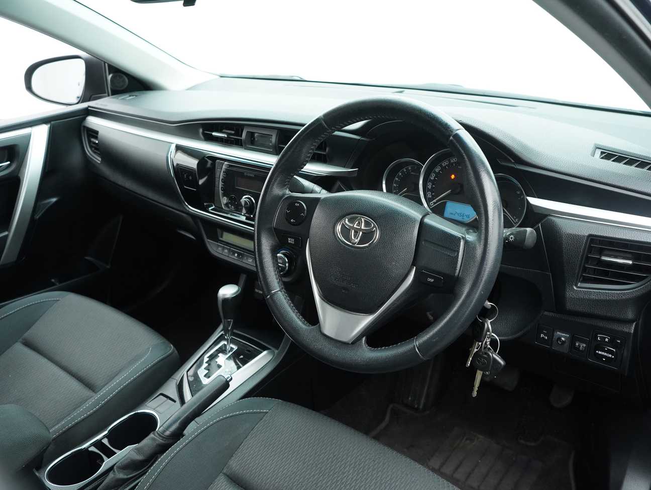 used 2014 Toyota Corolla Altis E 1.8