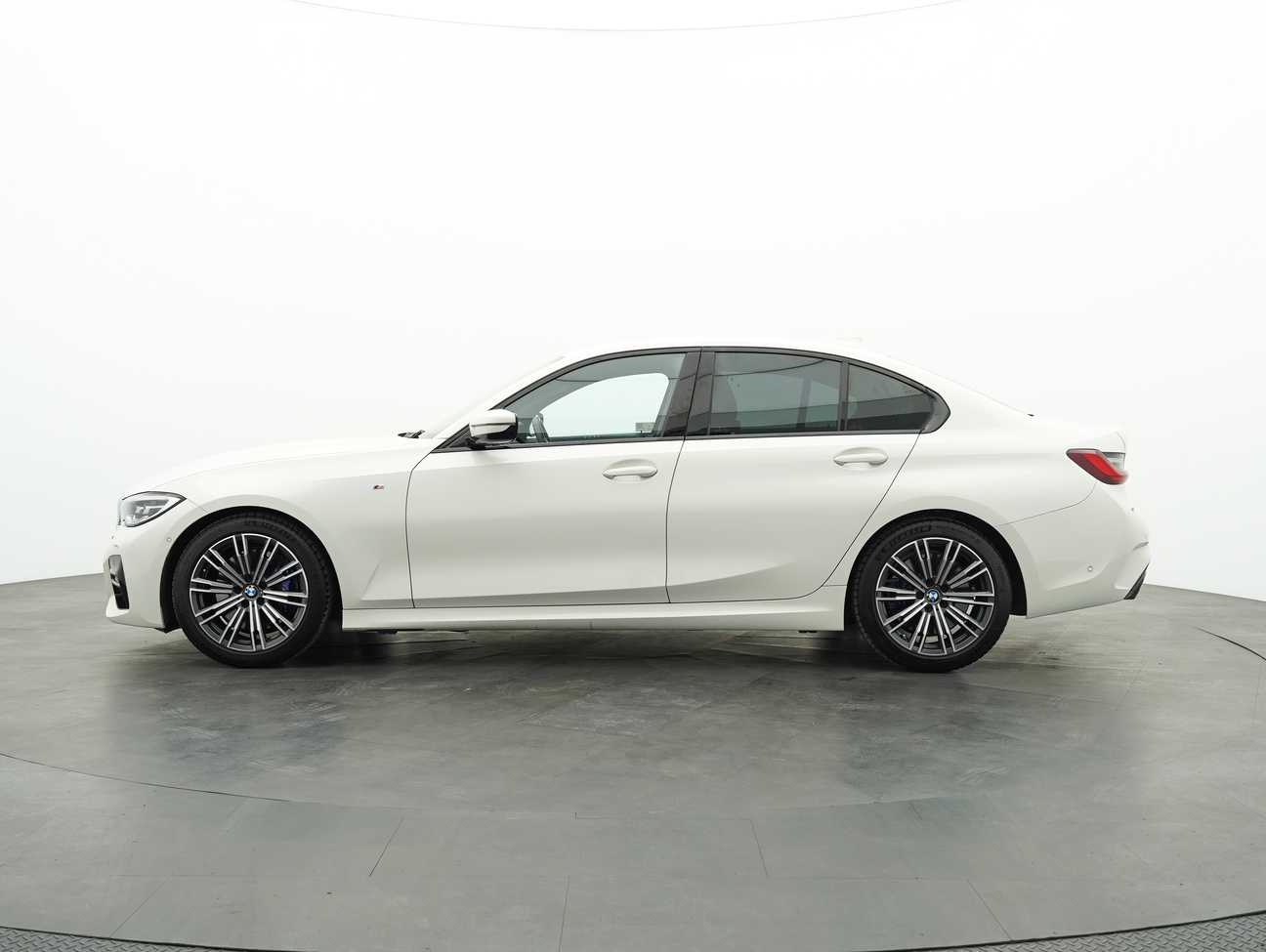 terpakai 2021 BMW 330i M Sport Driving Assist Pack 2.0