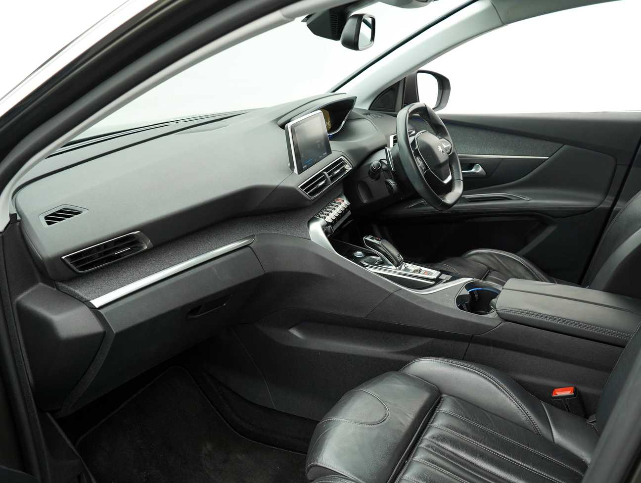 terpakai 2018 Peugeot 3008 THP Allure 1.6