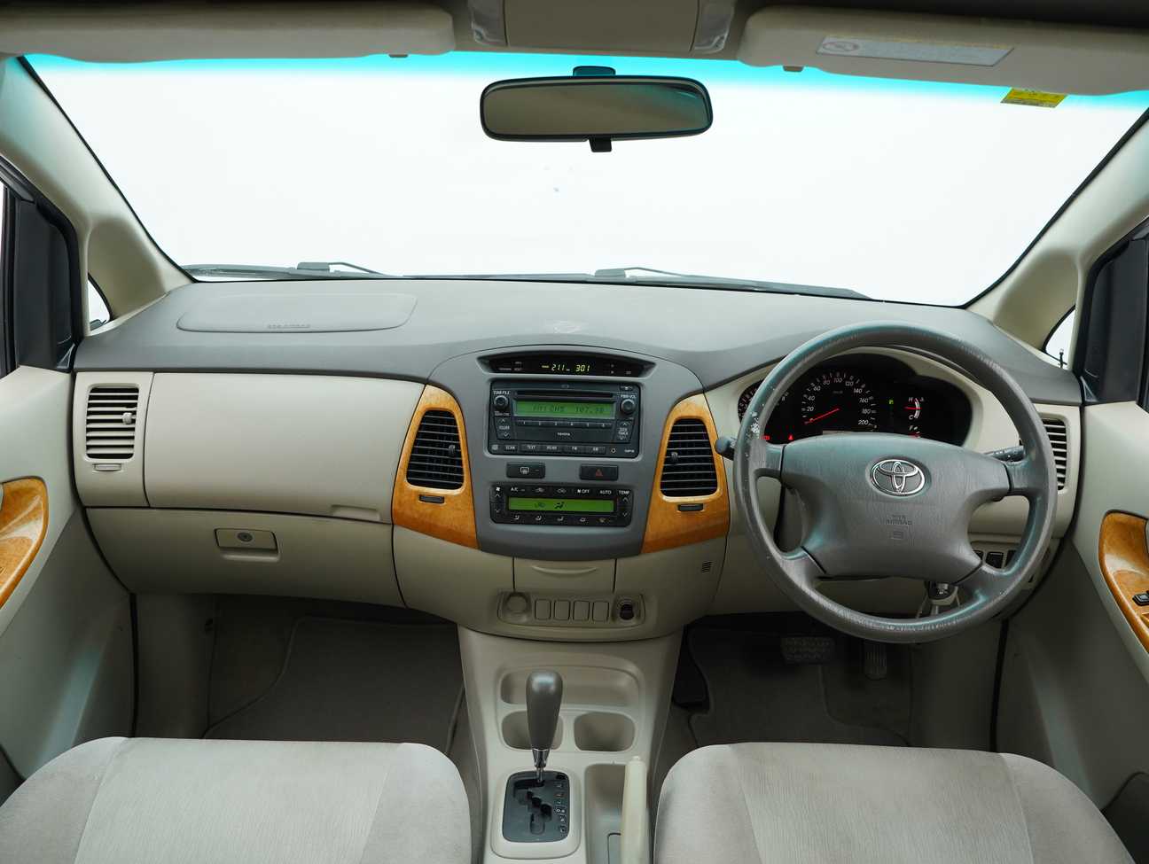 used 2011 Toyota Innova G 2.0
