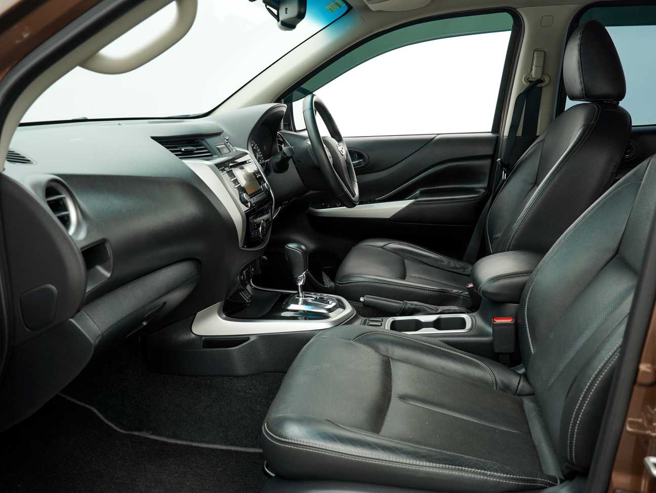 used 2017 Nissan NAVARA NP300 VL 4WD 2.5