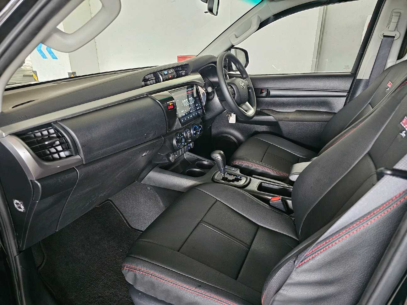 used 2023 Toyota Hilux E Dual Cab 2.4