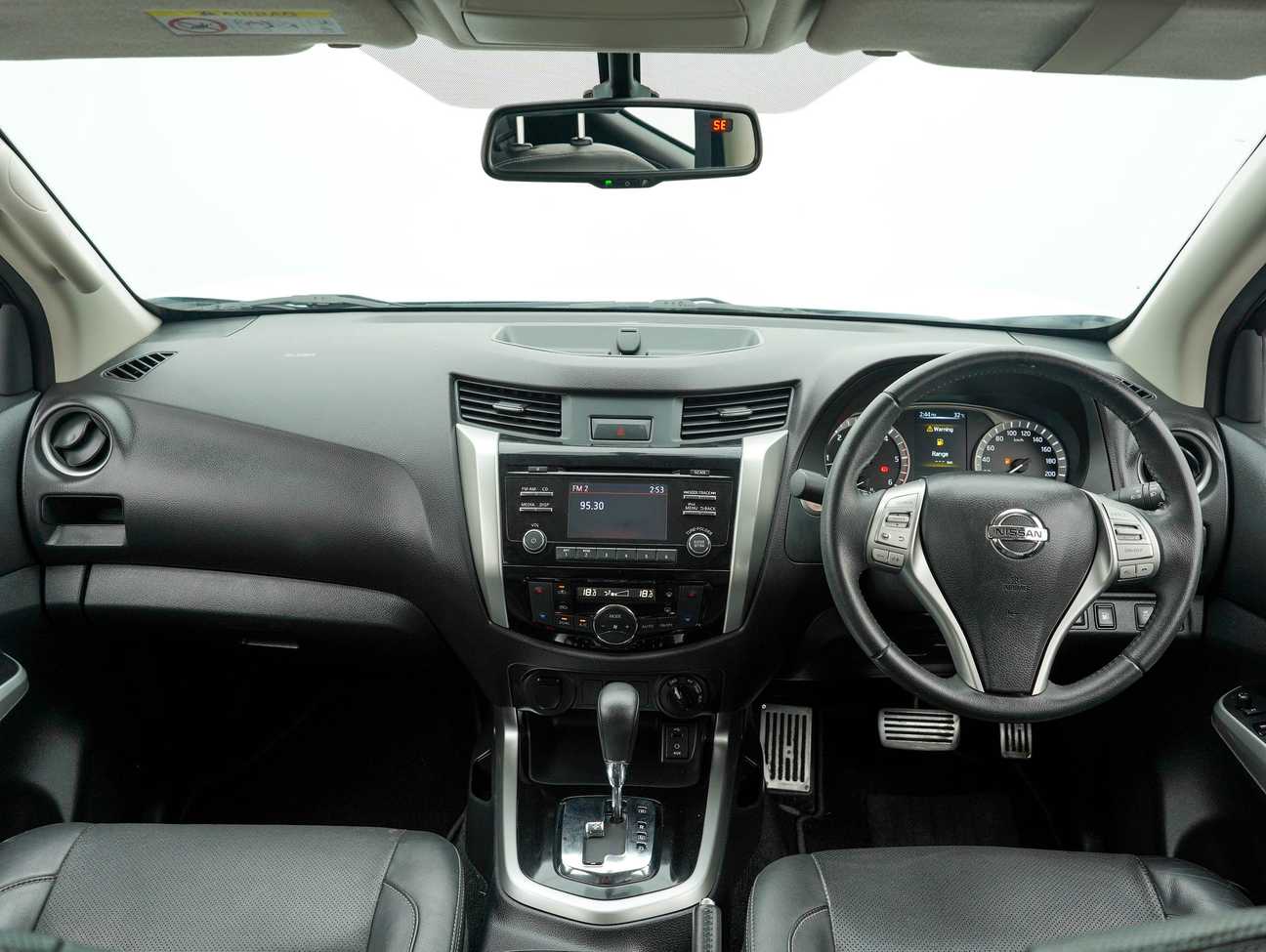 terpakai 2017 Nissan Navara NP300 VL 2.5