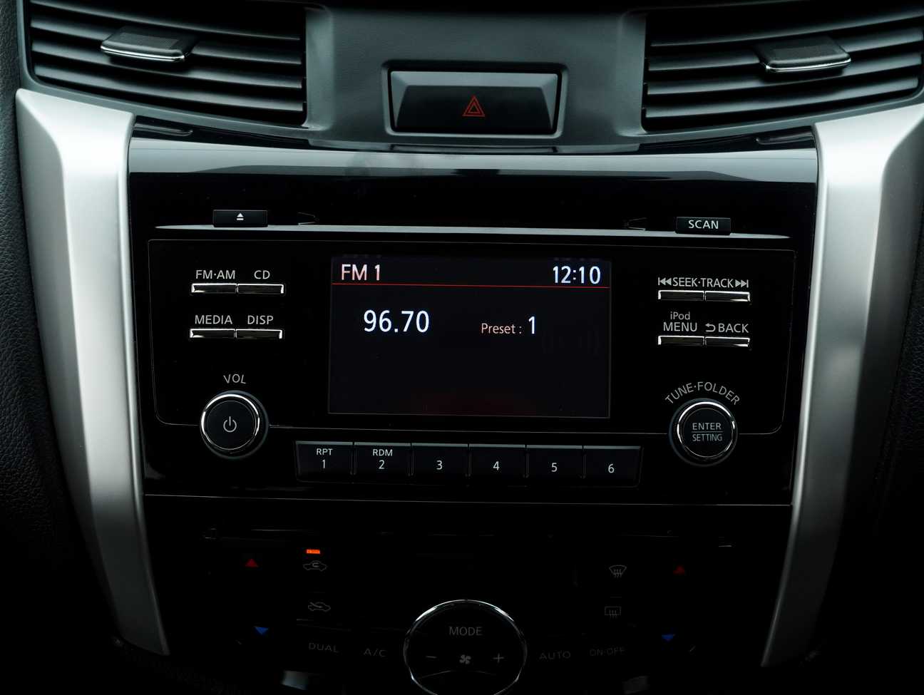 terpakai 2018 Nissan Navara NP300 VL Dual Cab 2.5