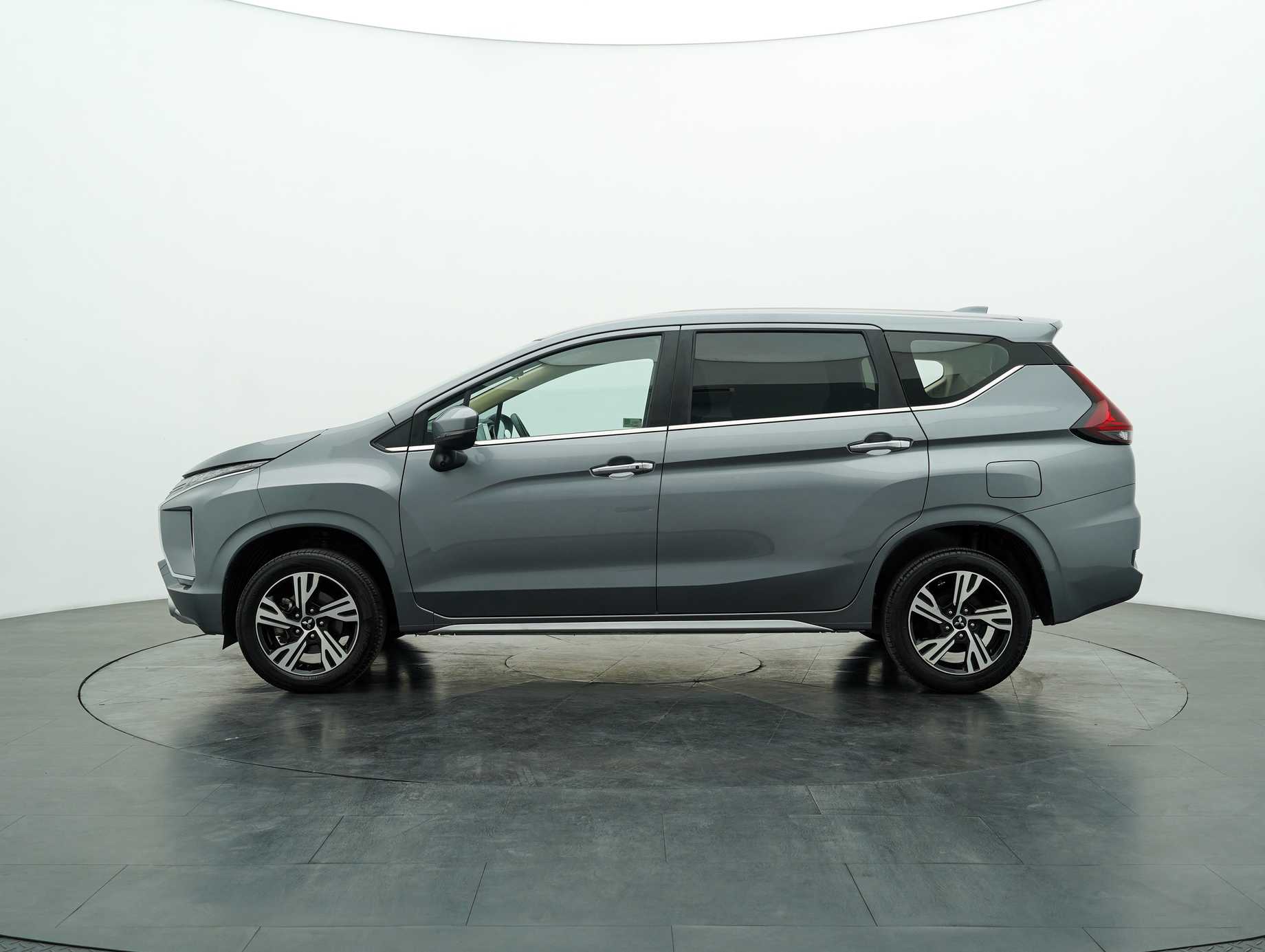 used 2021 Mitsubishi Xpander  1.5