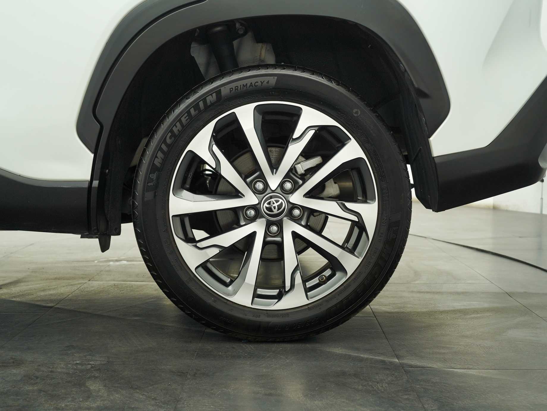 used 2021 Toyota Corolla Cross V 1.8