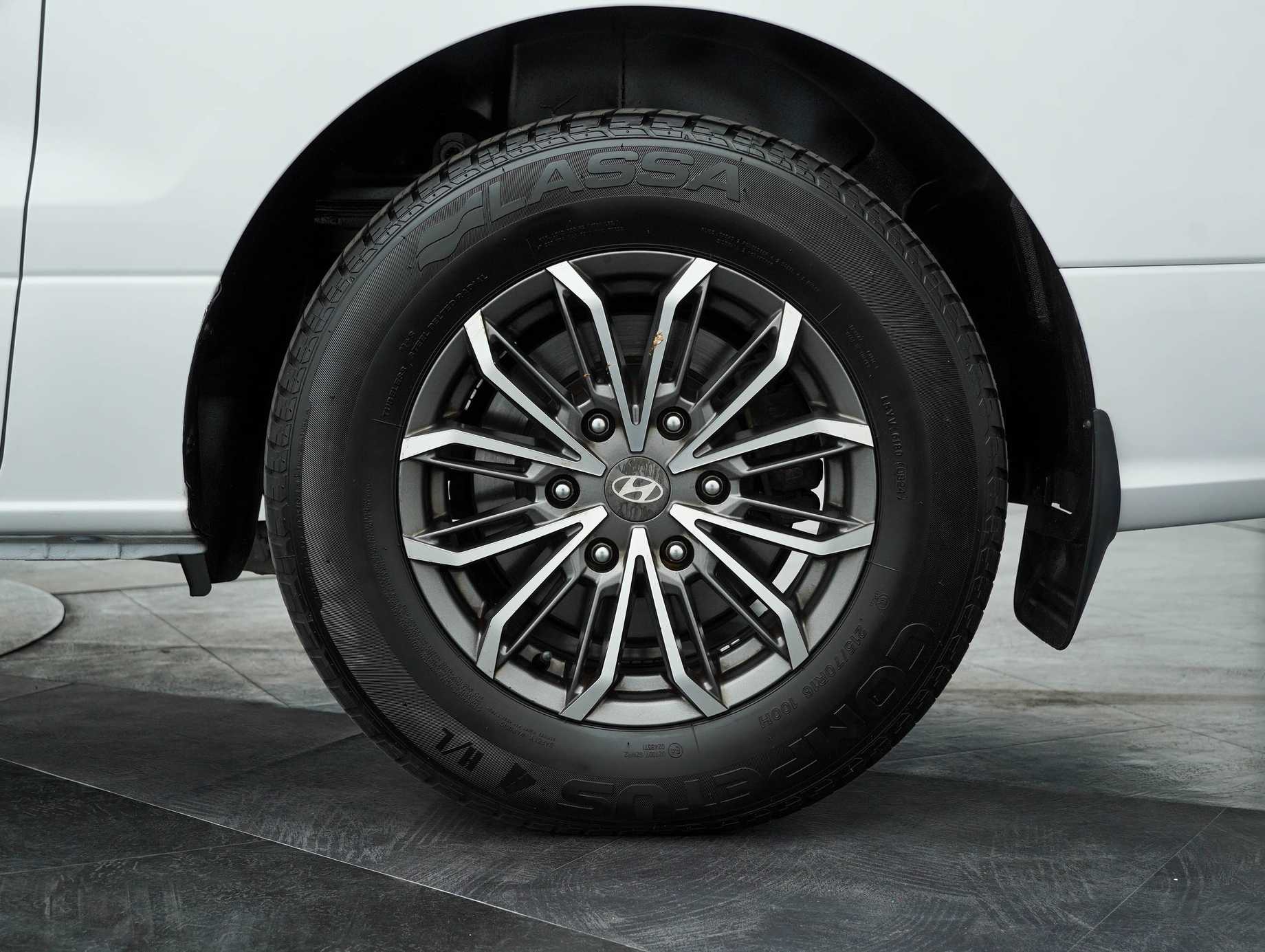 terpakai 2020 Hyundai Grand Starex Executive 2.5