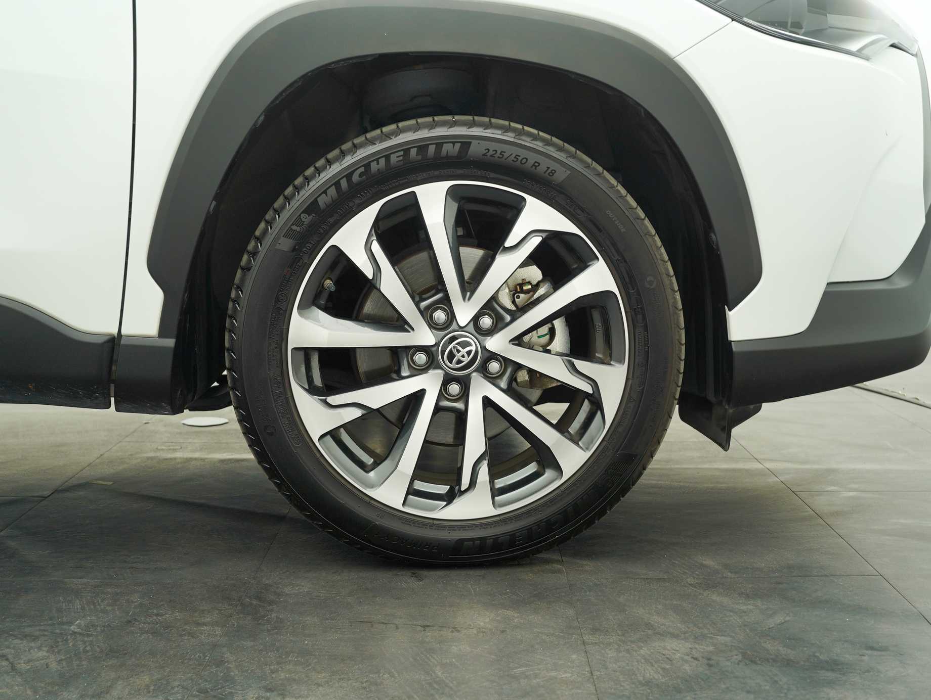 used 2021 Toyota Corolla Cross V 1.8