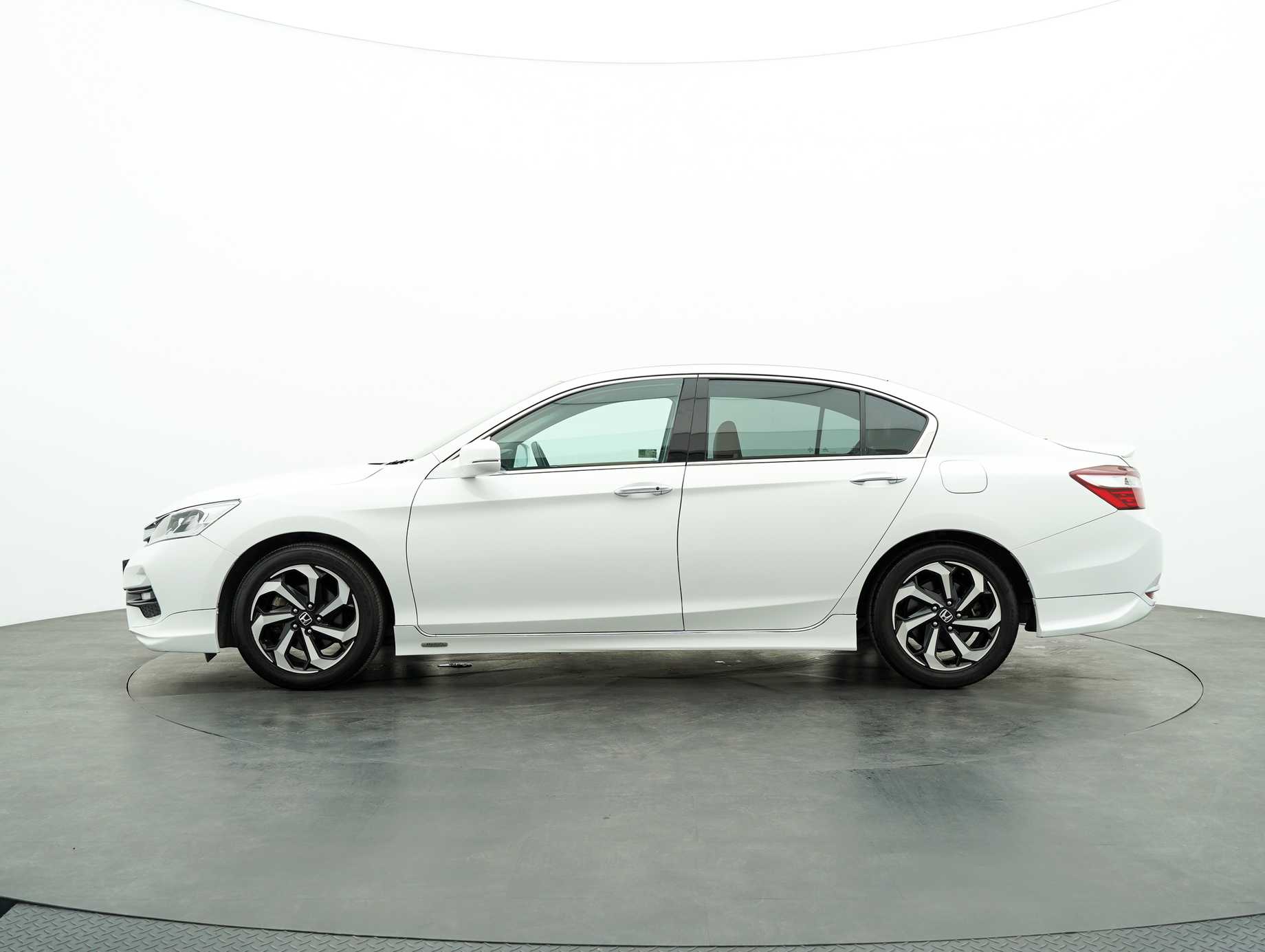 used 2017 Honda Accord i-VTEC VTi 2.0