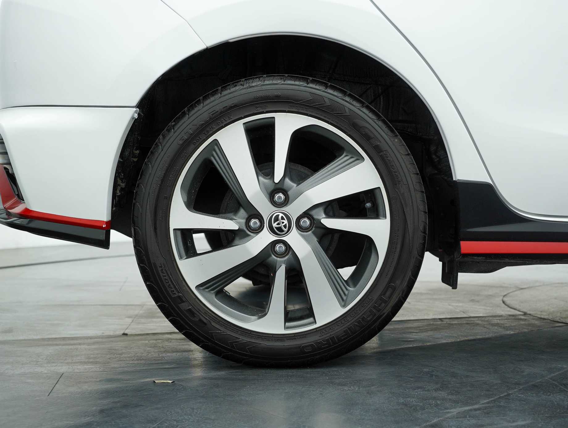 terpakai 2020 Toyota Yaris E 1.5