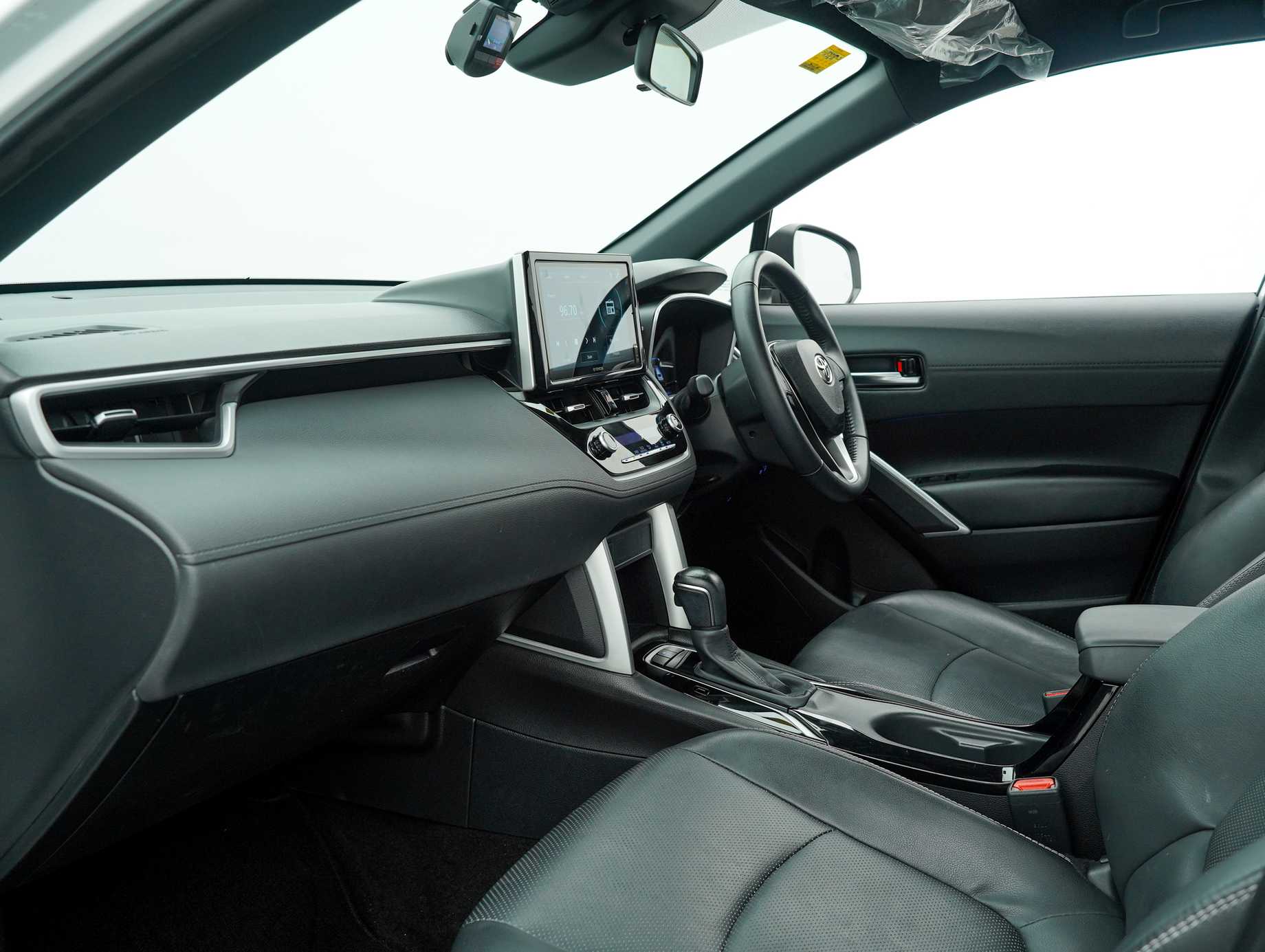 terpakai 2022 Toyota Corolla Cross V 1.8