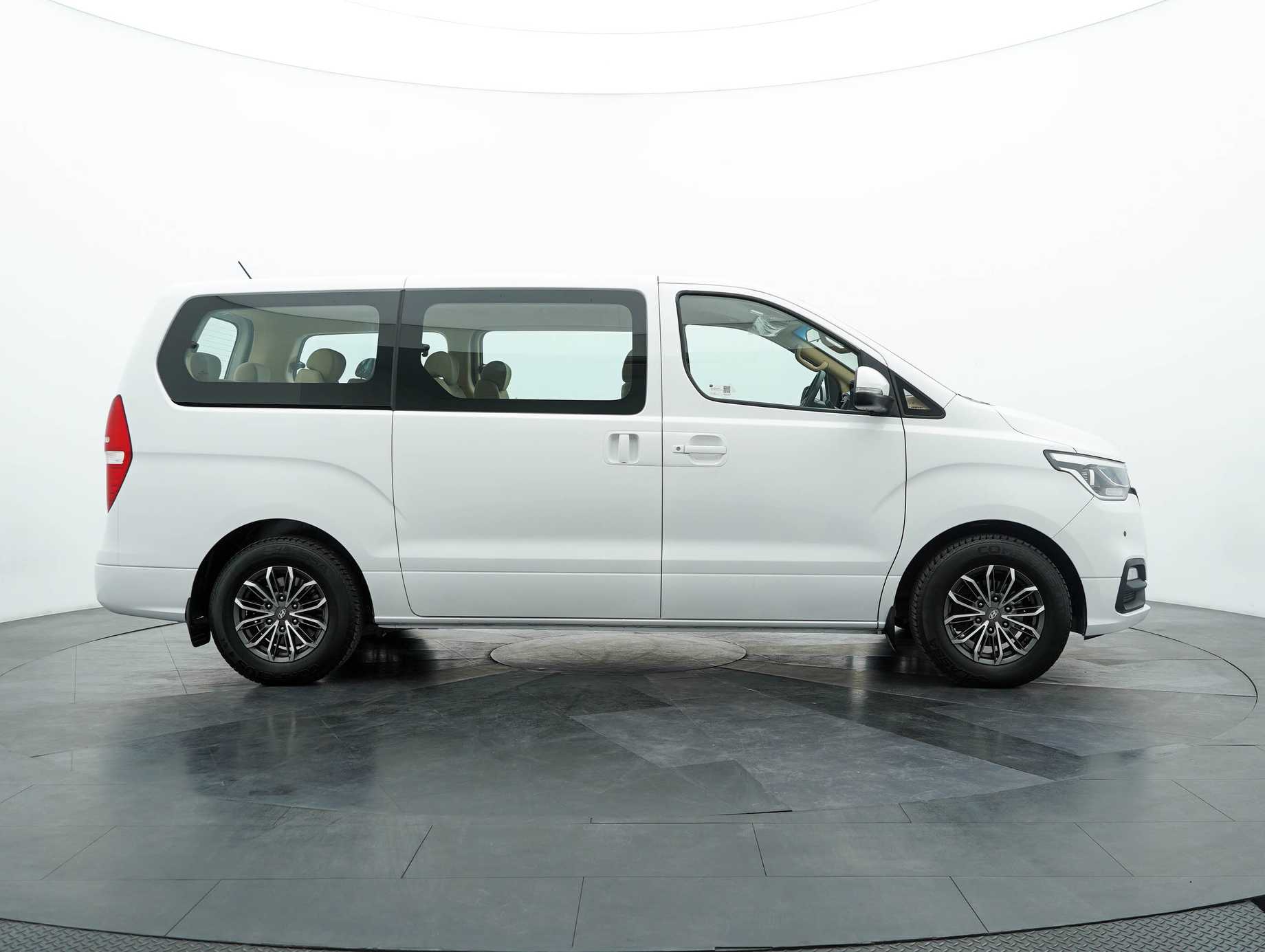 terpakai 2020 Hyundai Grand Starex Executive 2.5