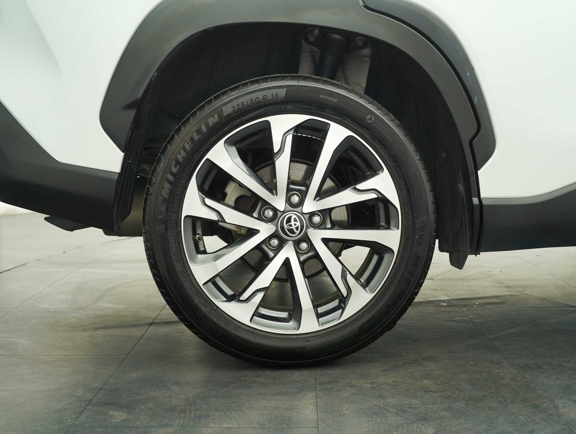 used 2021 Toyota Corolla Cross V 1.8
